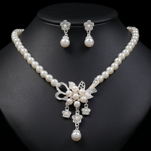 Pearl Flower Necklace Earring Set